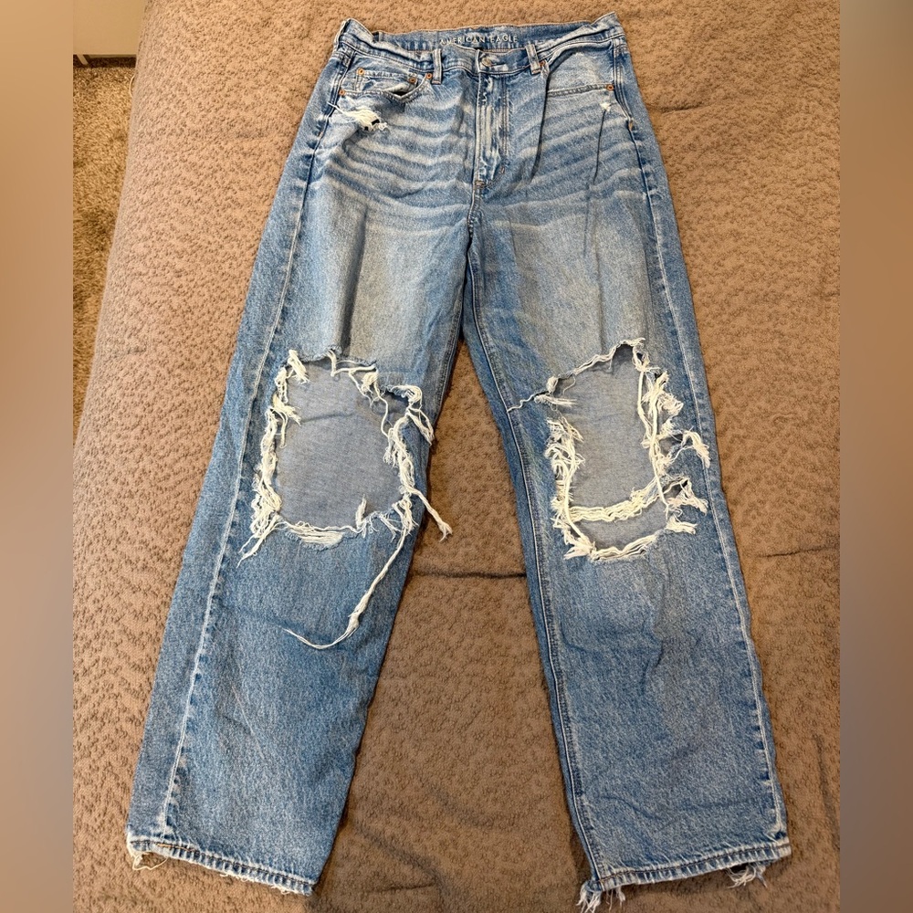 American Eagle Outfitters Relaxed Ripped Blue Jeans